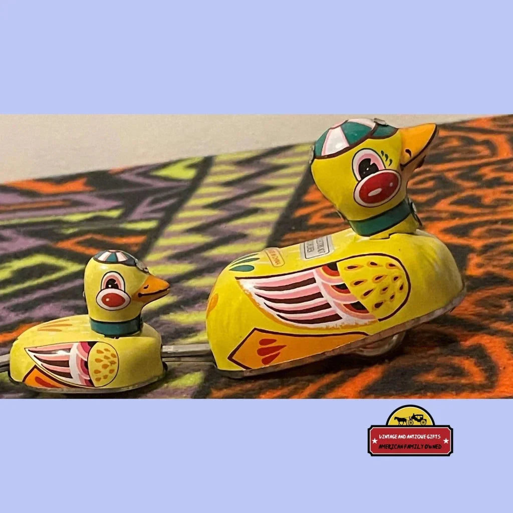 Vintage Tin Wind-Up Duck Family Toy 🦆 Mother Duck & Ducklings Lithographed Mechanical Toy