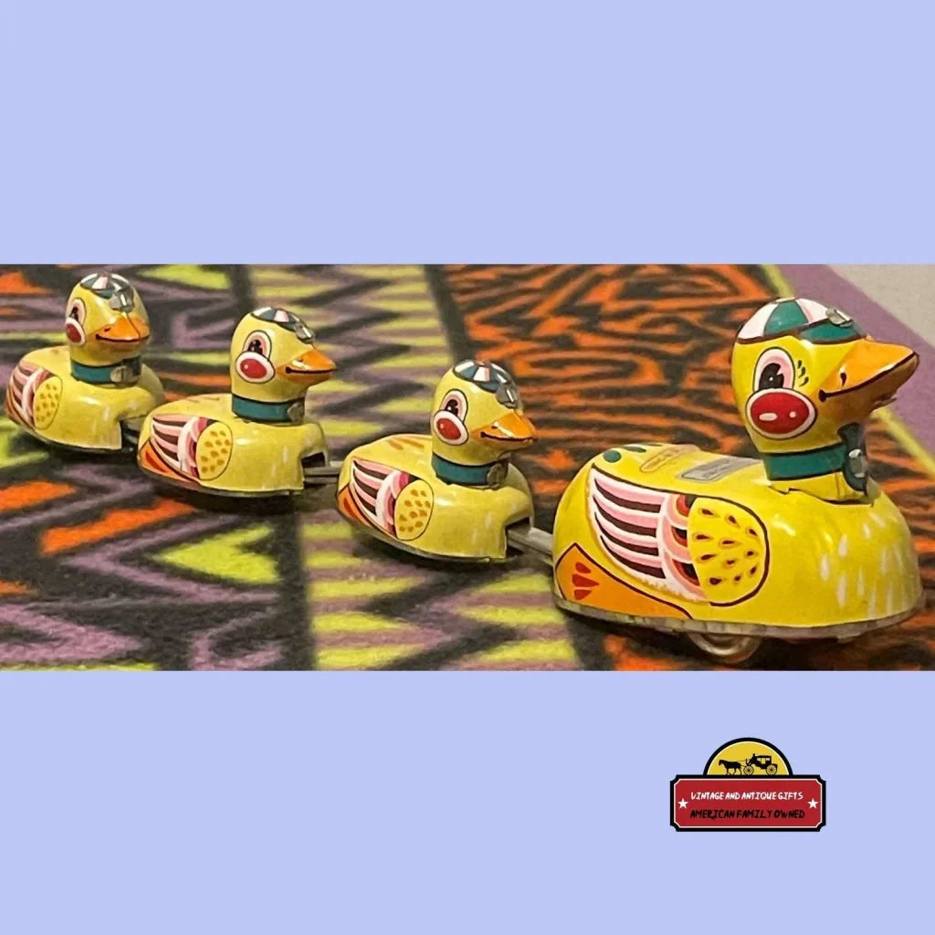 Vintage Tin Wind-Up Duck Family Toy 🦆 Mother Duck & Ducklings Lithographed Mechanical Toy