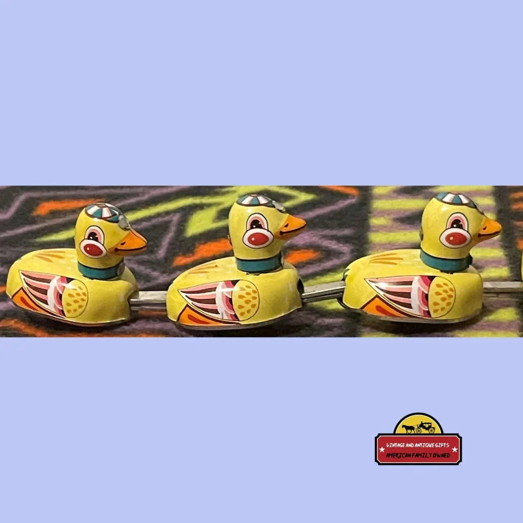 Vintage Tin Wind-Up Duck Family Toy 🦆 Mother Duck & Ducklings Lithographed Mechanical Toy